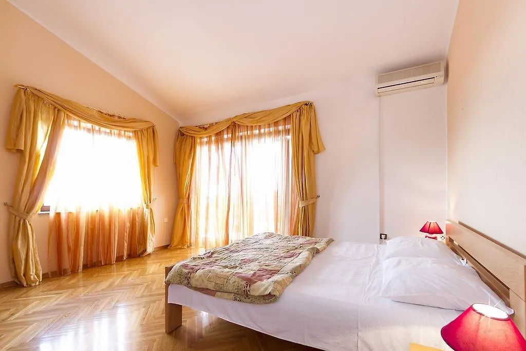 House Ivica Villa Banjole Vakantiehuis
